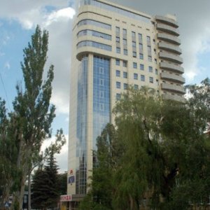 Бізнес центр Акула, Донецьк, Артема