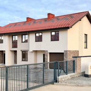 Коттеджный городок Етния, Ровно