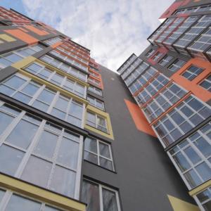 ЖК Сусіди, Винники