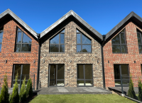 Котеджне містечко Лісова Баварія, Зубра