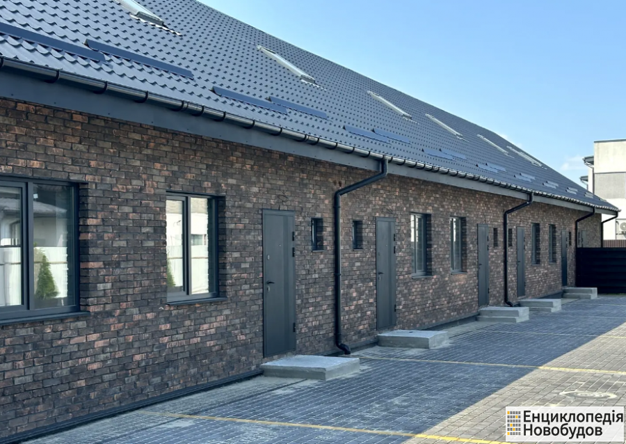 Таунхаус Молодежная Бавария, Хотов